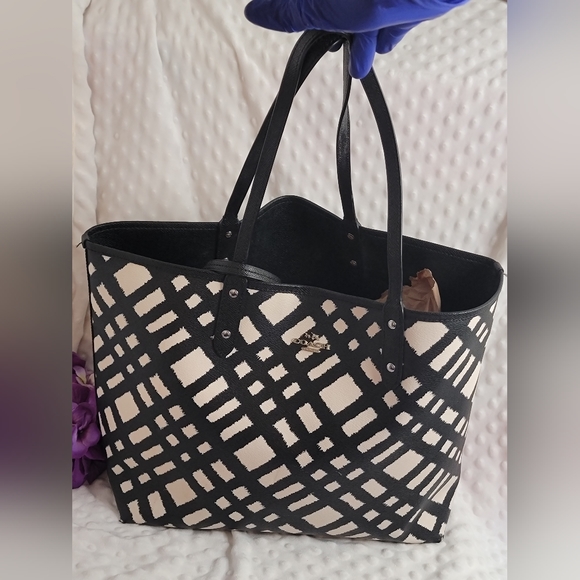 EUC COACH Leather Shoulder Bag Reversible - Picture 2 of 10